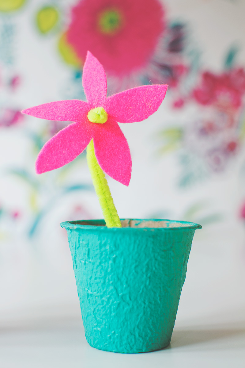 The EASIEST Felt Flowers - PERFECT CRAFT FOR KIDS!