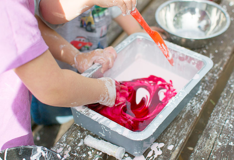 adding-food-colouring-to-slime