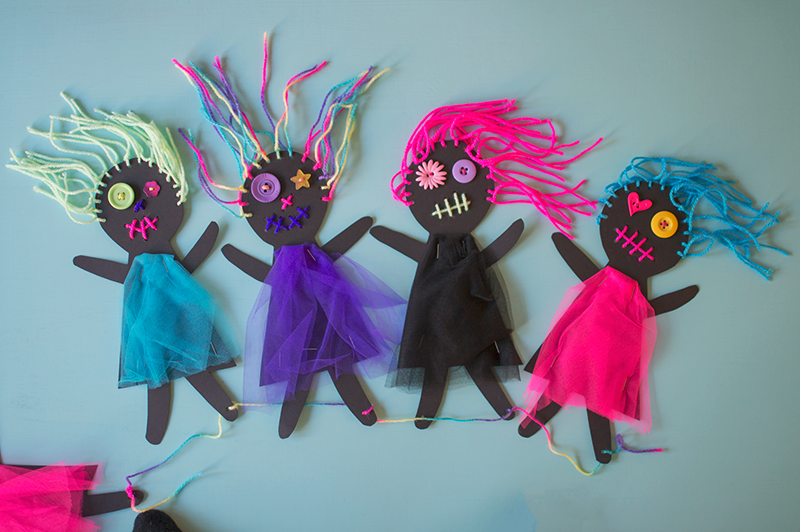 scary-halloween-doll-bunting