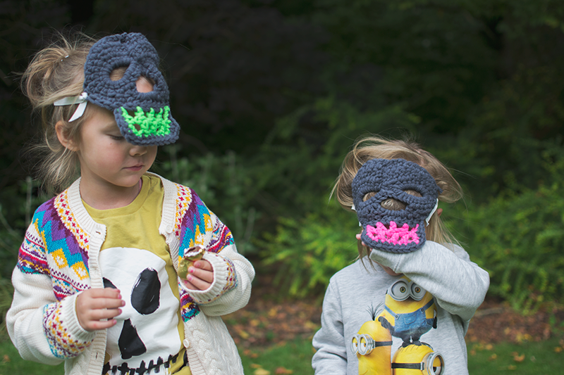 crocheted-skull-masks